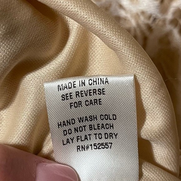 BaeVely Cream and White Lace Dress Size Medium - Picture 8 of 13